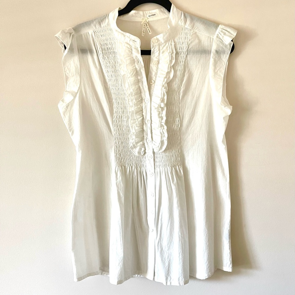 Lapis Women’s Off White Front Smoked Ruffled Trims Sleeveless Top/Shirt US L